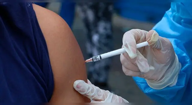 COVID-19: Gobierno da plazo de 15 días a trabajadores presenciales para contar con tercera dosis COVID-19: Gobierno da plazo de 15 días a trabajadores presenciales para contar con tercera dosis