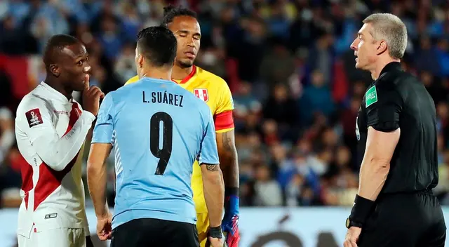 La selección peruana pudo haber sacado un punto en Montevideo, pero el VAR se encargó de arruinarlo.