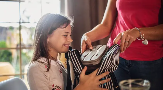 Alimentos que los estudiantes deben llevar en sus loncheras. Alimentos que los estudiantes deben llevar en sus loncheras.