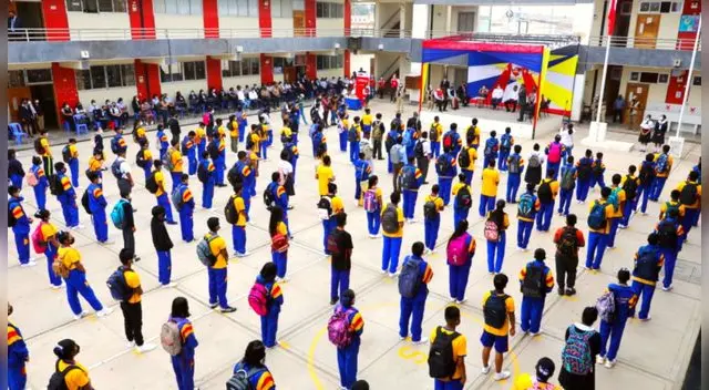 Las vacaciones escolares se dan por determinadas fechas durante el año. Las vacaciones escolares se dan por determinadas fechas durante el año.