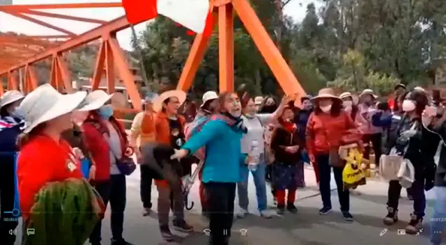 'Queremos que las autoridades vengan acá y no nosotros a la ciudad de Lima', exclamaron los manifestantes.