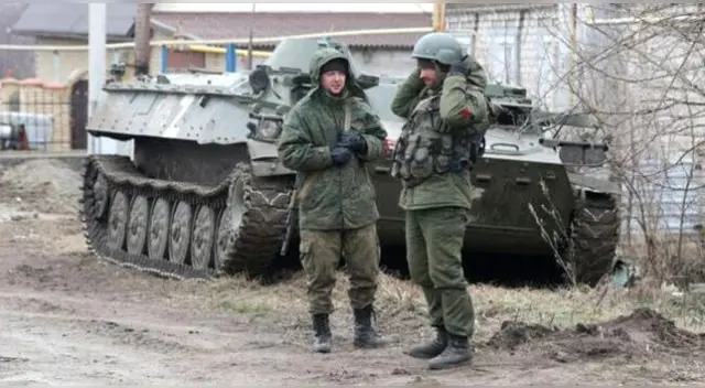 Mujer ucraniana fue violada por dos soldados rusos mientras su hijo de cuatro años lloraba.