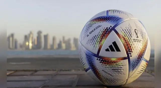 La aparición en el Centro de Exposiciones de Doha de Al Rihla, la pelota oficial del Mundial Qatar 2022.