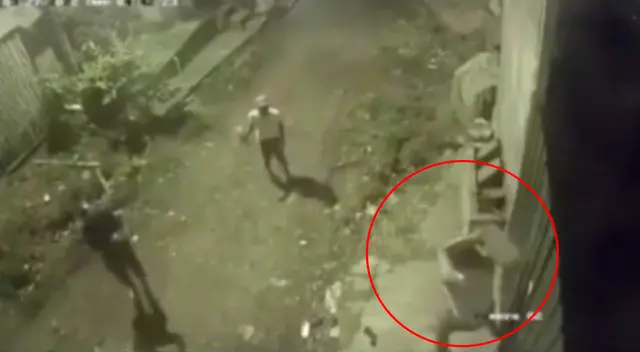 El albañil se defendió con todos los bloques que encontró.