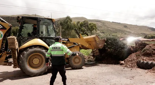 Las protestas dejaron hasta el momento a tres personas fallecidas, entre ellas, un menor de edad. Las protestas dejaron hasta el momento a tres personas fallecidas, entre ellas, un menor de edad.