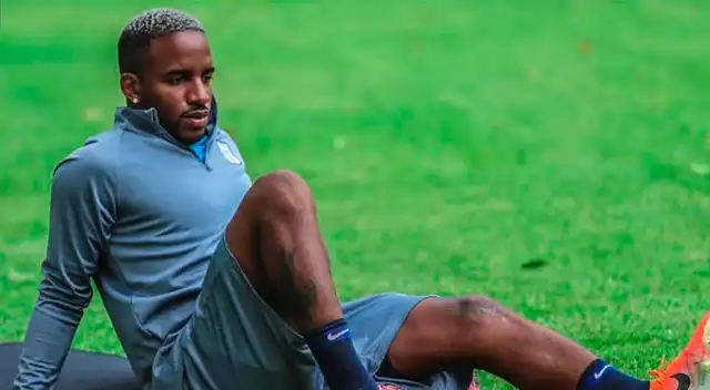 Jefferson Farfán estará varias semanas fuera de las canchas.