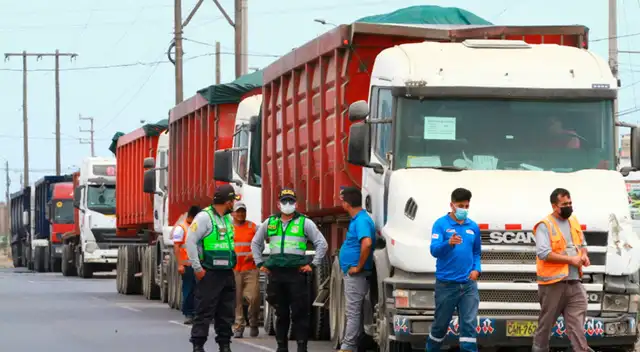 Vías bloqueadas en la carretera Central y la de Manchay ya están liberadas.