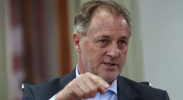 El alcalde de Lima, Jorge Muñoz, exigió la renuncia de Pedro Castillo y nuevas elecciones. El alcalde de Lima, Jorge Muñoz, exigió la renuncia de Pedro Castillo y nuevas elecciones.