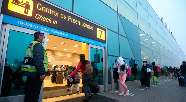 Conoce AQUÍ si podrás ir al aeropuerto durante la inmovilización dispuesta por Pedro Castillo. Conoce AQUÍ si podrás ir al aeropuerto durante la inmovilización dispuesta por Pedro Castillo.