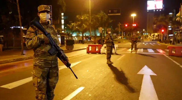 El especialista precisó que este tipo de medidas impuestas por el Gobierno agrava la imagen de inestabilidad que el Perú proyecta ante los inversionistas internacionales.