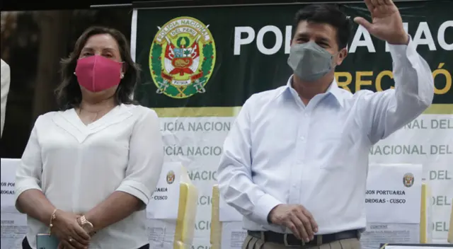 Dina Boluarte podría asumir la presidencia si Pedro Castillo es vacado o renuncia