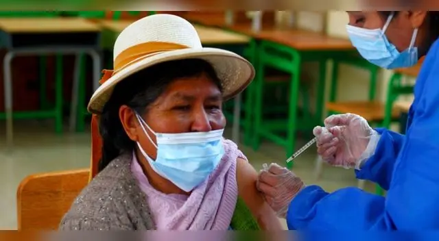 Personal médico de Lima y Callao también esta incluido en la cuarta dosis.