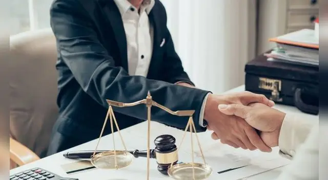 Aprende en esta nota qué significa soñar con abogados Aprende en esta nota qué significa soñar con abogados