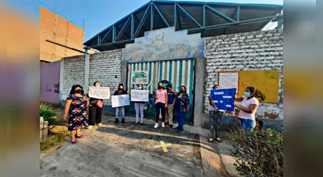 Madre de familia denuncian que escolares estudian en pésima condiciones. Madre de familia denuncian que escolares estudian en pésima condiciones.