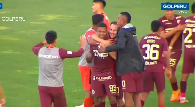 Andy Polo recibió el apoyo de sus compañeros de Universitario de Deportes.