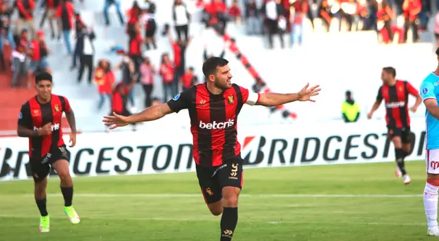 Con doblete de Bernardo Cuesta, FBC Melgar venció 2 a 0 a River Plate de Uruguay.