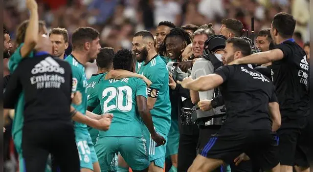 Benzema en los descuentos dio la victoria al Real Madrid sobre el Sevilla.