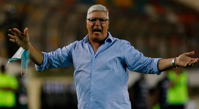 Álvaro Gutiérrez no pudo continuar en Universitario tras la goleada ante Alianza Lima.