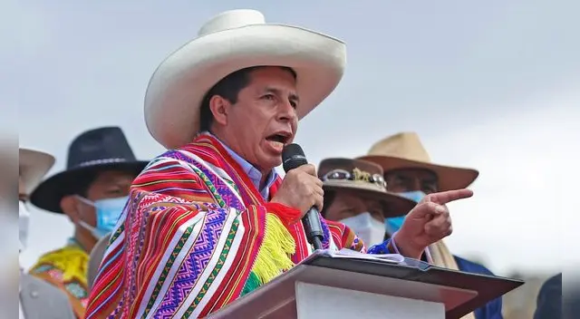 Pedro Castillo anuncia que presentará proyecto de ley para referéndum para una nueva Constitución