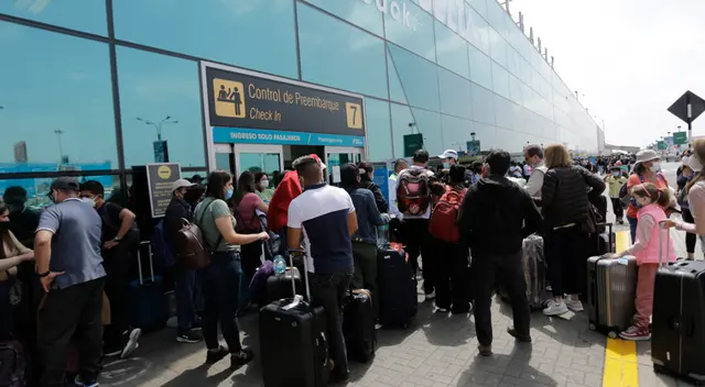 Gremio de los controladores aéreos defendió los salarios en mención e indicó que sus ingresos son justificables por la importancia de sus funciones.