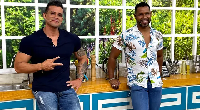 Celebran lo bien que le va en sintonía.