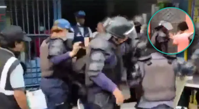 Fiscalizadores golpean a vendedores de La Victoria. Fiscalizadores golpean a vendedores de La Victoria.