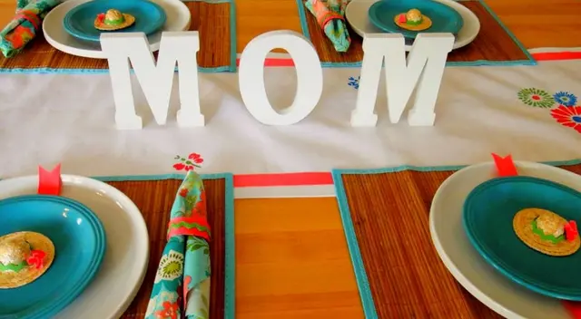 La creatividad es importante para hacer las decoraciones. La creatividad es importante para hacer las decoraciones.