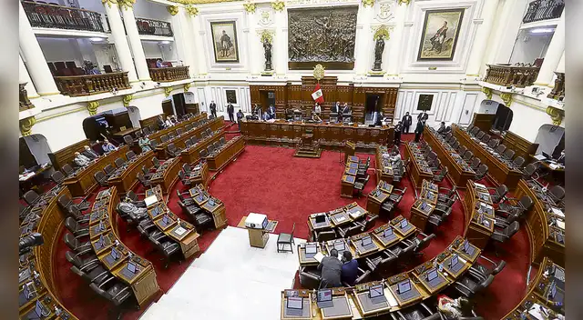 Tras varias horas de debate la Comisión de Constitución le cierra las puertas a una nueva Constitución