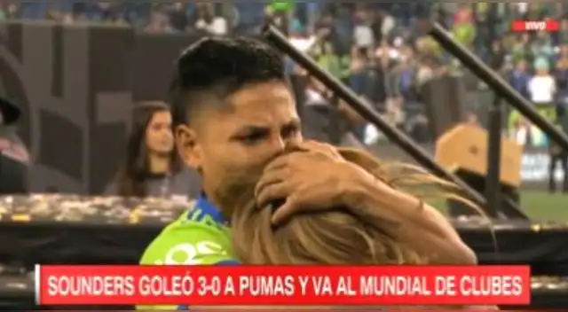 Raúl Ruidíaz se llenó de emociones en la cancha tras ganar con su club Seattle Sounders en EE.UU. Raúl Ruidíaz se llenó de emociones en la cancha tras ganar con su club Seattle Sounders en EE.UU.