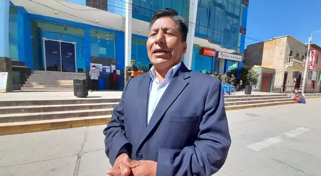 Alcalde de Ilave, Villanueva Maquera Resalaso, fue llevado a la comisaría del sector.