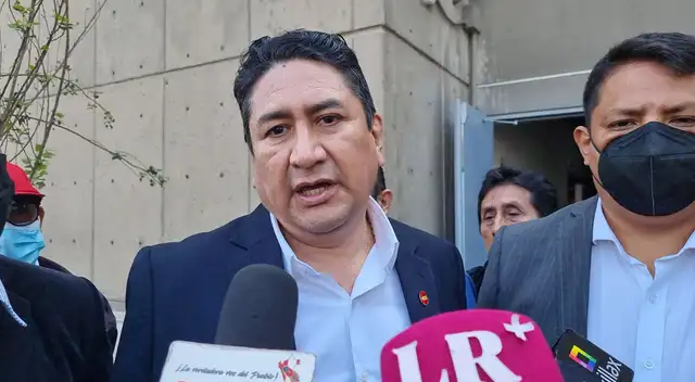 Vladimir Cerrón defiende a Pedro Castillo tras plageo en su tesis para magister.