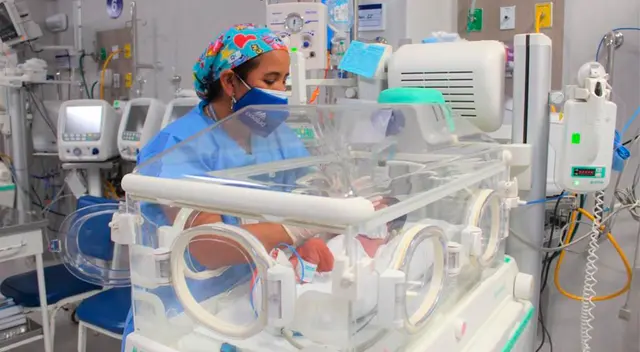 Enfermeras cumplen el rol como segundas madres.