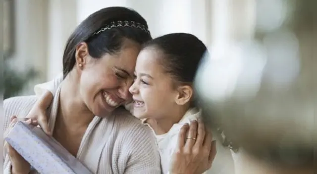 Explora nuestra colección de 10 poemas cuidadosamente seleccionados para el Día de la Madre que garantizan emocionar a cualquier mamá.