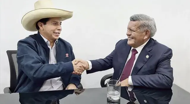 César Acuña habría entregado a maestría a Pedro Castillo.