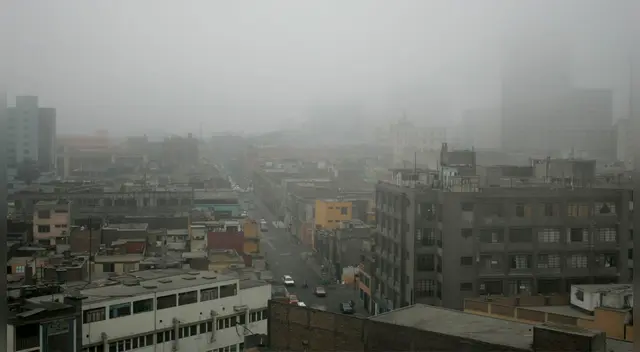 Lima amaneció con neblina y llovizna hoy martes. Foto: Andina