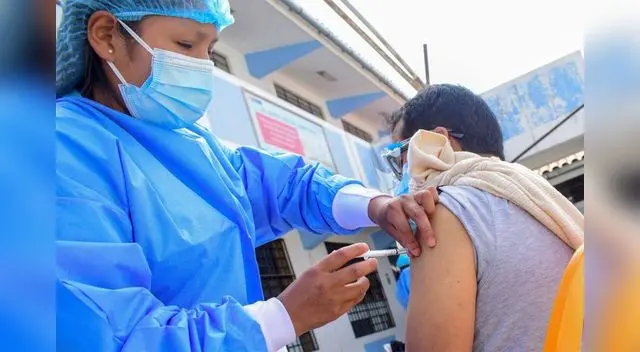 INS mencionó que es necesario una cuarta dosis.