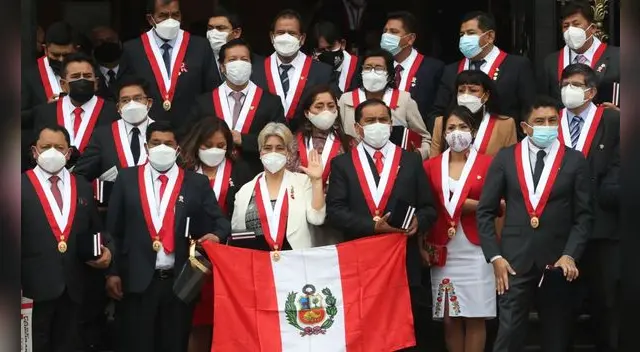 Congresistas del bloque magisterial abandonan Perú Libre.