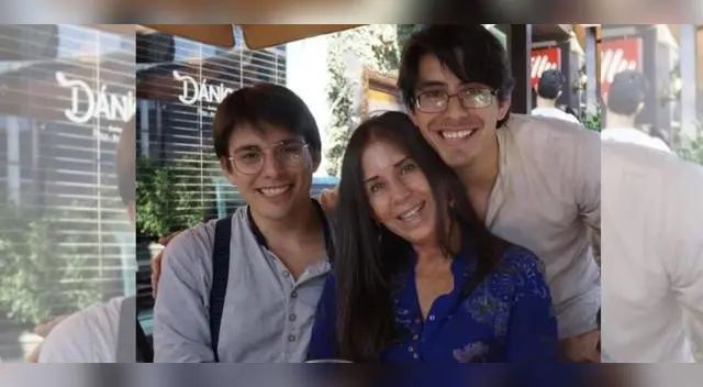 Viven orgullosos de la autora de sus días. Viven orgullosos de la autora de sus días.