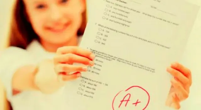 Siempre debe estar al tanto a las calificaciones de su hijos en el colegio. Siempre debe estar al tanto a las calificaciones de su hijos en el colegio.