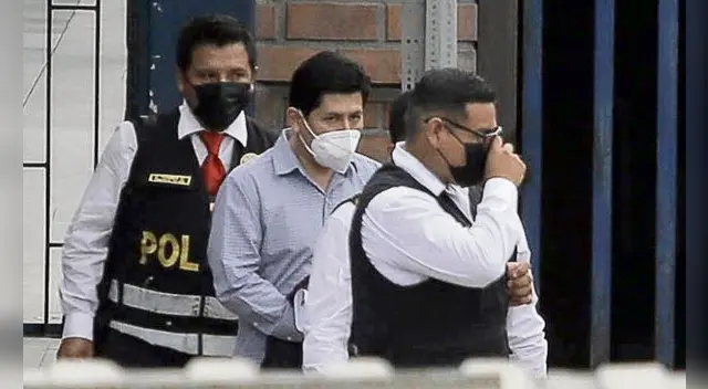 Zamir Villaverde brindó varias veriones de sus nexos con el gobierno.