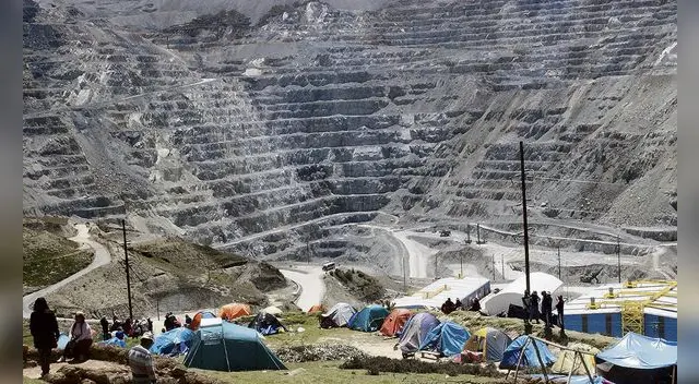 Las Bambas: comuneros ocupan acceso a mina e insisten en pedir derogatoria de estado de emergencia