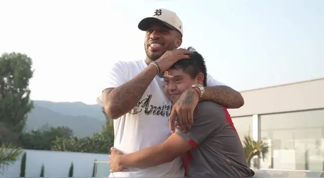 Jefferson Farfán jugó una 'pichanga' con los chicos de la selección peruana de Futsal Down. Jefferson Farfán jugó una 'pichanga' con los chicos de la selección peruana de Futsal Down.