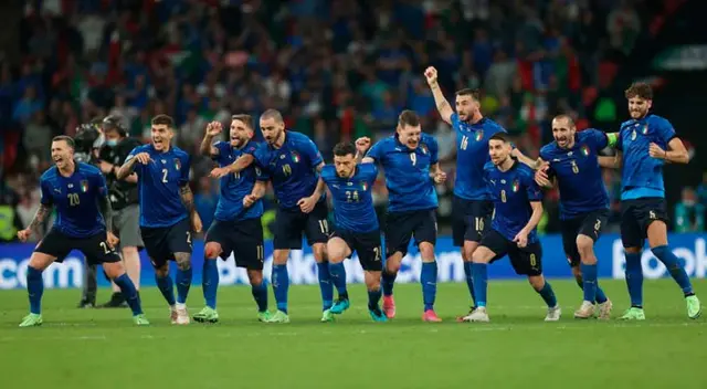 La selección de Italia campeonó en la Euro 2020, pero no pudo clasificar al Mundial Qatar 2022. La selección de Italia campeonó en la Euro 2020, pero no pudo clasificar al Mundial Qatar 2022.