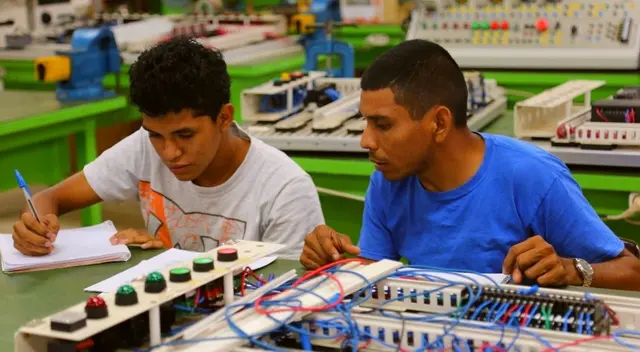Las carreras técnicas son una alternativa válida para estudiar. Las carreras técnicas son una alternativa válida para estudiar.