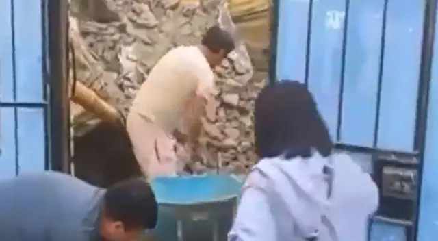 Temblor en Lima: anciana de 68 años quedó atrapada tras derrumbe de su vivienda en Huaral [VIDEO]