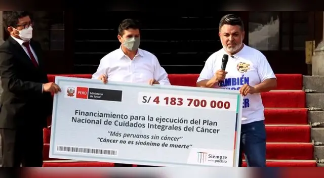 En plena ceremonia en Palacio de Gobierno.