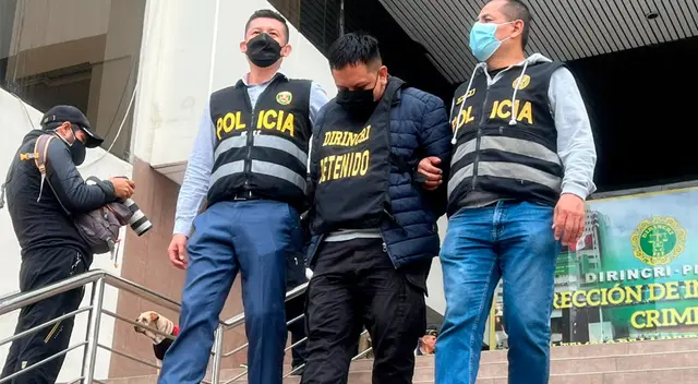 Avezado delincuente había robado un automóvil Toyota Hilux. Avezado delincuente había robado un automóvil Toyota Hilux.