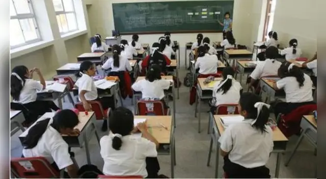 Conoce cómo tramitar tu certificado de estudios de quinto de secundaria.