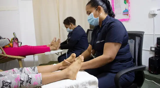 La reflexología es muy requerida por muchos ciudadanos para aliviar sus males.