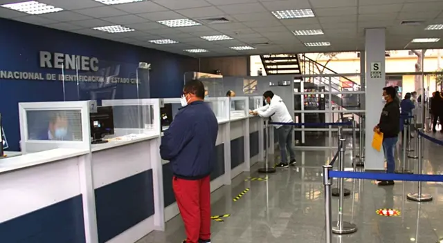 Reniec indica que hay casi un millón de peruanos que no recogen su DNI. Reniec indica que hay casi un millón de peruanos que no recogen su DNI.